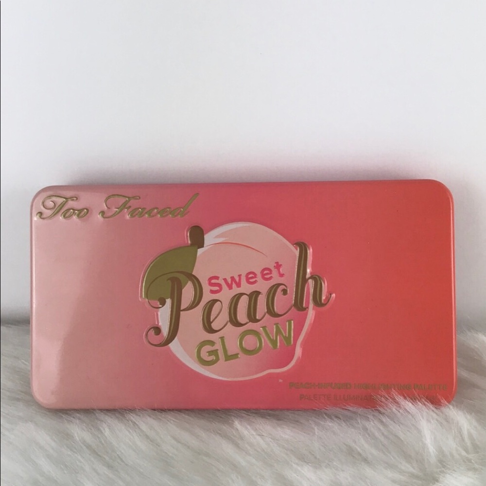 Too Faced “Sweet Peach Glow” Palette